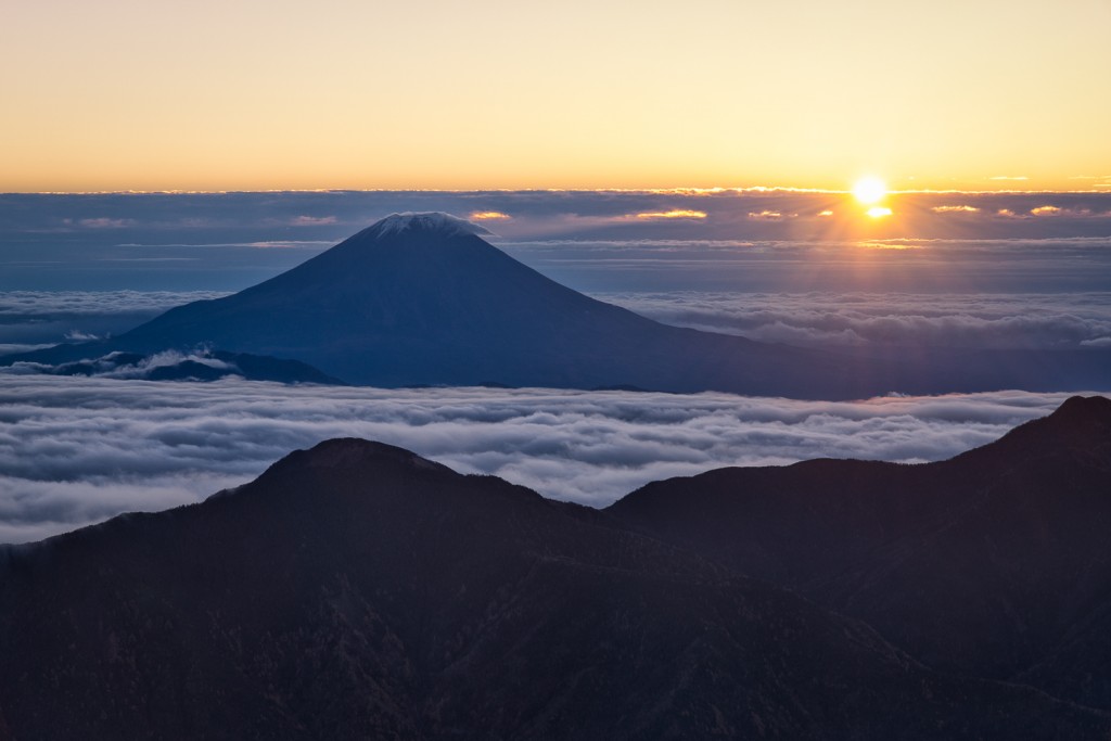 Yuga Kurita Mount Fuji Sunrise Akaishidake_9E40503