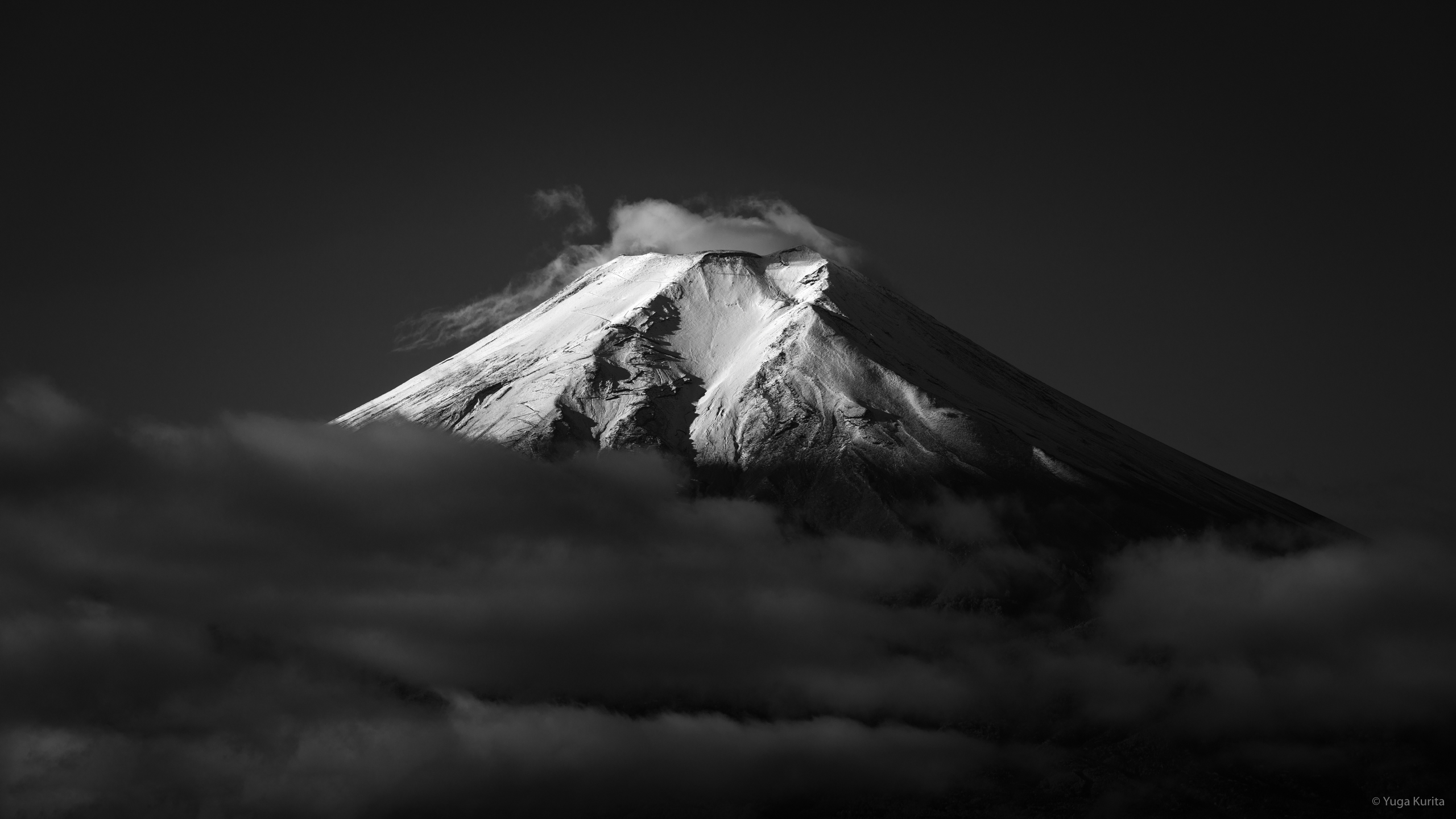 Mt Fuji  in Black and White Featured in Windows  Spotlight